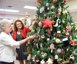 Retails, store benefiting pets, re-opens for Christmas